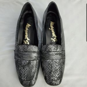 Margaret J. | Black/Sliver Loafer